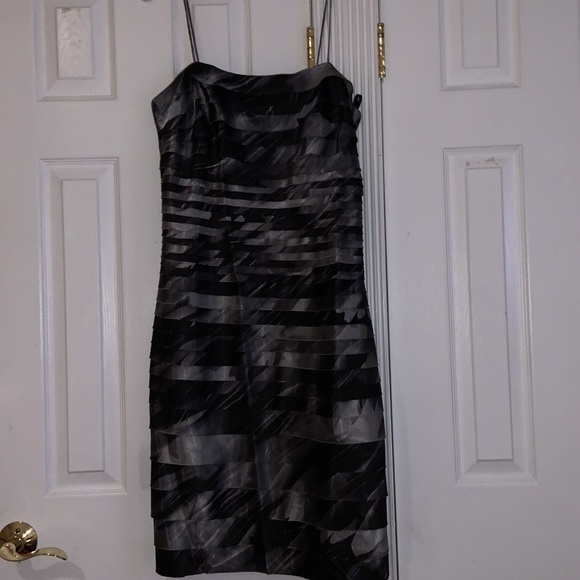 JS Collections ladies ruffle multi layer dress - Picture 6 of 9